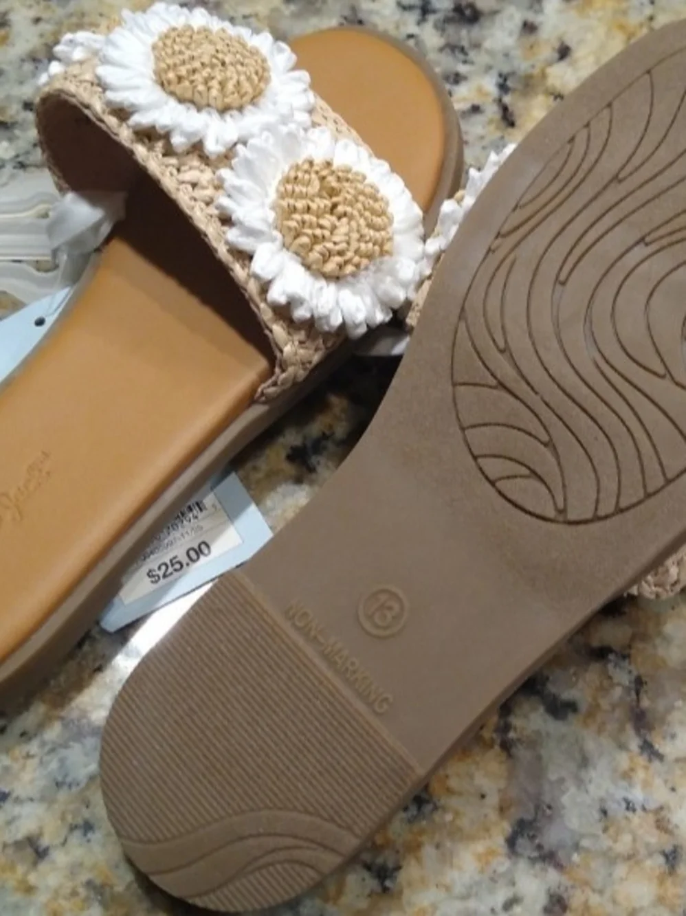 New Cat & Jack Tan Woven Kids Slide Slippers with White Daisy Appliques Size 13.